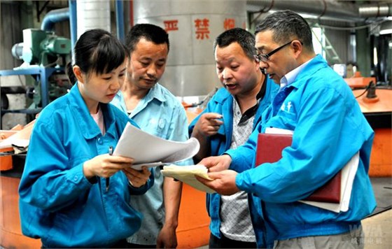 皖南電機(jī)內(nèi)審員在生產(chǎn)現(xiàn)場審核 皖南電機(jī)內(nèi)審員在生產(chǎn)現(xiàn)場審核